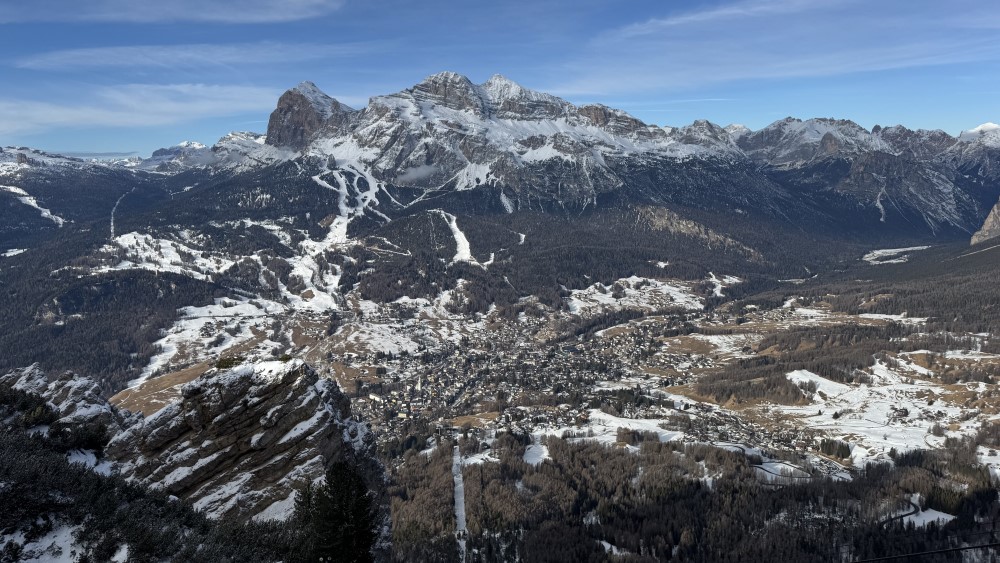 Blik over het dal van Cortina.